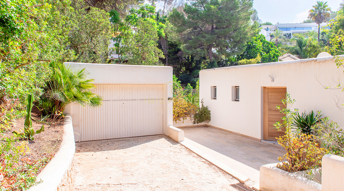 Lujosa y espectacular villa en la prestigiosa y segura urbanización Can Furnet en venta, Ibiza