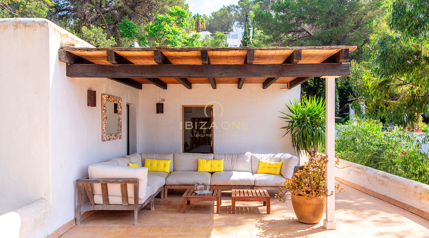Luxe en spectaculaire villa in de prestigieuze en veilige urbanisatie Can Furnet te koop, Ibiza