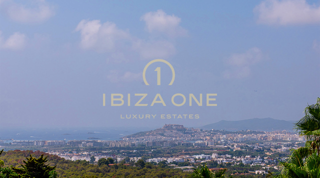 Lussuosa e spettacolare villa nella prestigiosa e sicura urbanizzazione Can Furnet in vendita, Ibiza