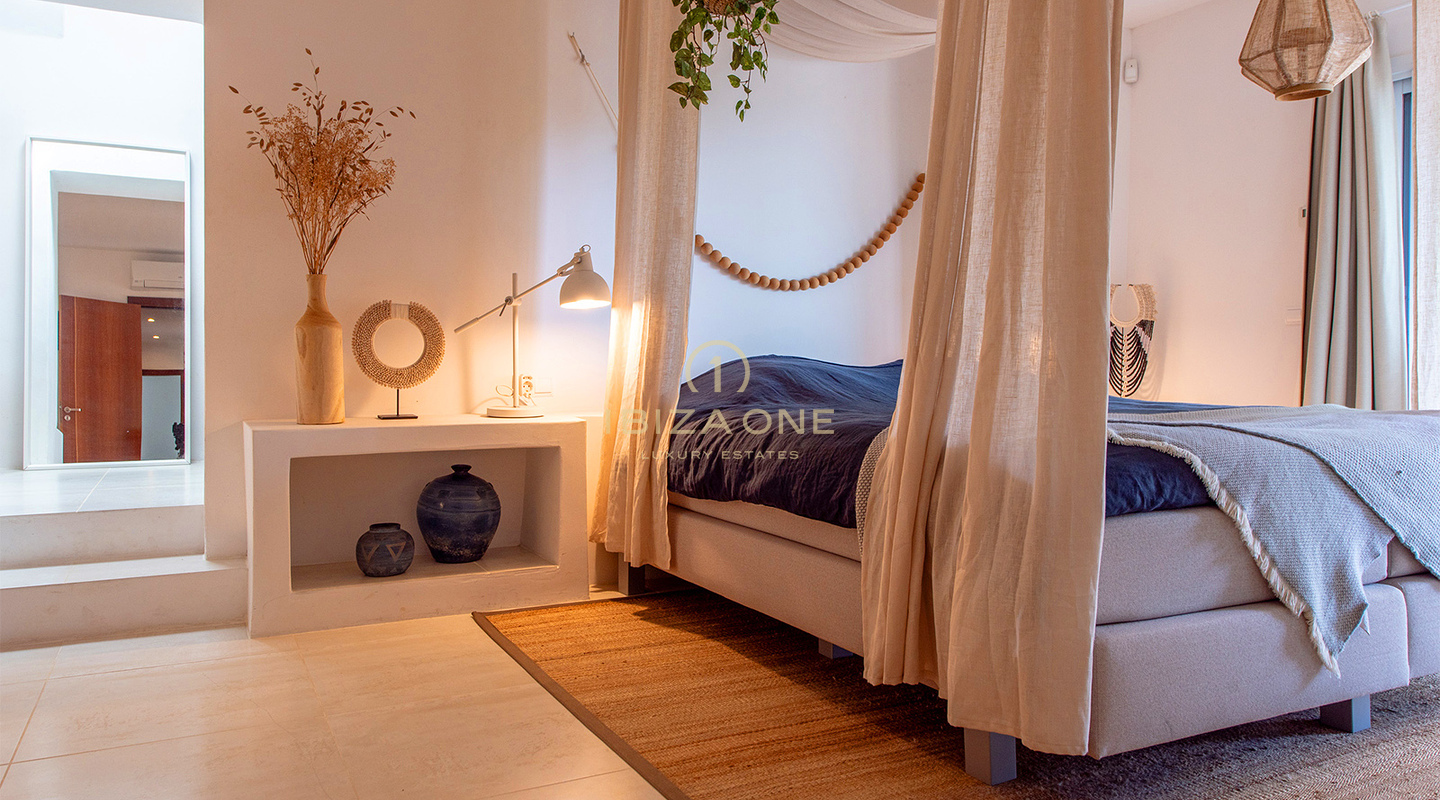 Lussuosa e spettacolare villa nella prestigiosa e sicura urbanizzazione Can Furnet in vendita, Ibiza