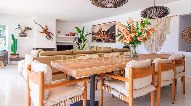 Lujosa y espectacular villa en la prestigiosa y segura urbanización Can Furnet en venta, Ibiza