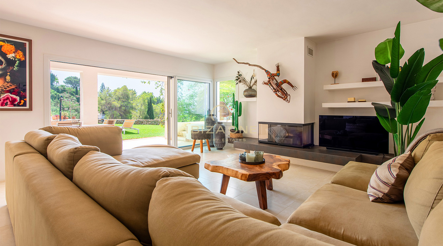 Lujosa y espectacular villa en la prestigiosa y segura urbanización Can Furnet en venta, Ibiza