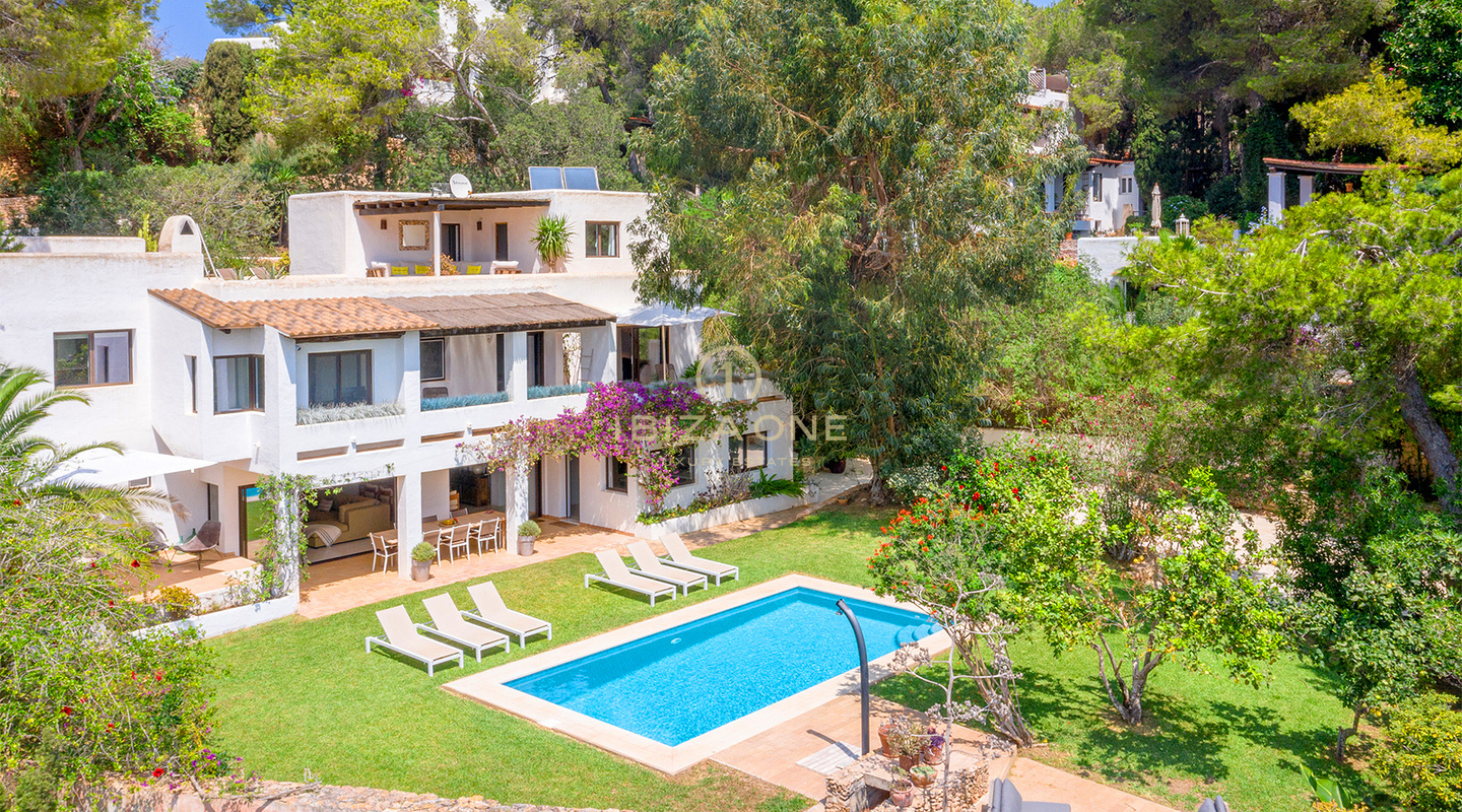 Lujosa y espectacular villa en la prestigiosa y segura urbanización Can Furnet en venta, Ibiza