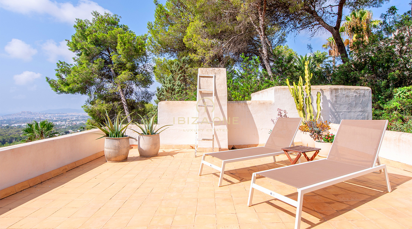 Lujosa y espectacular villa en la prestigiosa y segura urbanización Can Furnet en venta, Ibiza