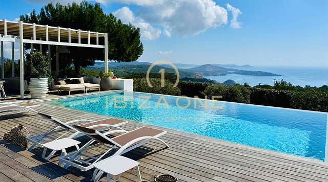 Villa luxueuse et exquise avec vue spectaculaire sur la mer à louer, Ibiza