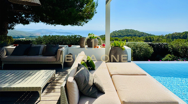 Villa luxueuse et exquise avec vue spectaculaire sur la mer à louer, Ibiza