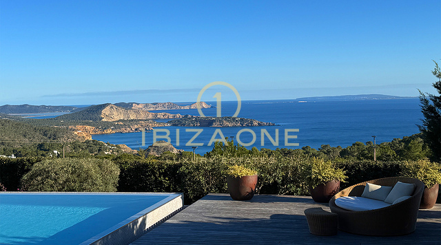 Luxurious and exquisite villa with spectacular views of the sea for rent, Ibiza