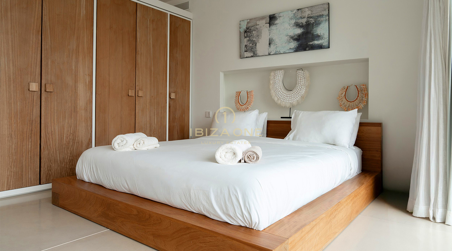Luxurious and exquisite villa with spectacular views of the sea for rent, Ibiza