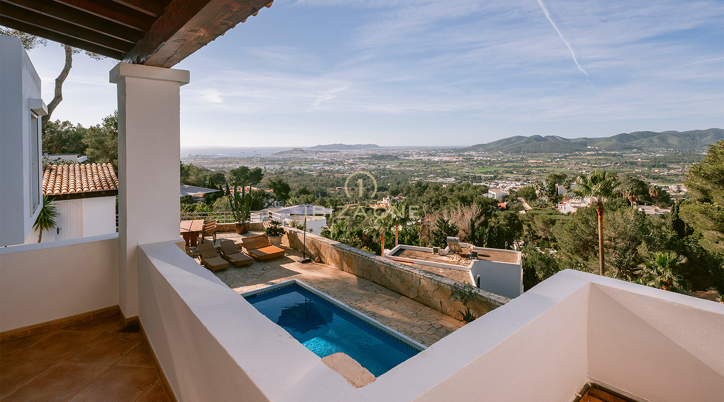 Spaziosa ed elegante villa di lusso con vista panoramica a Can Furnet in vendita, Ibiza