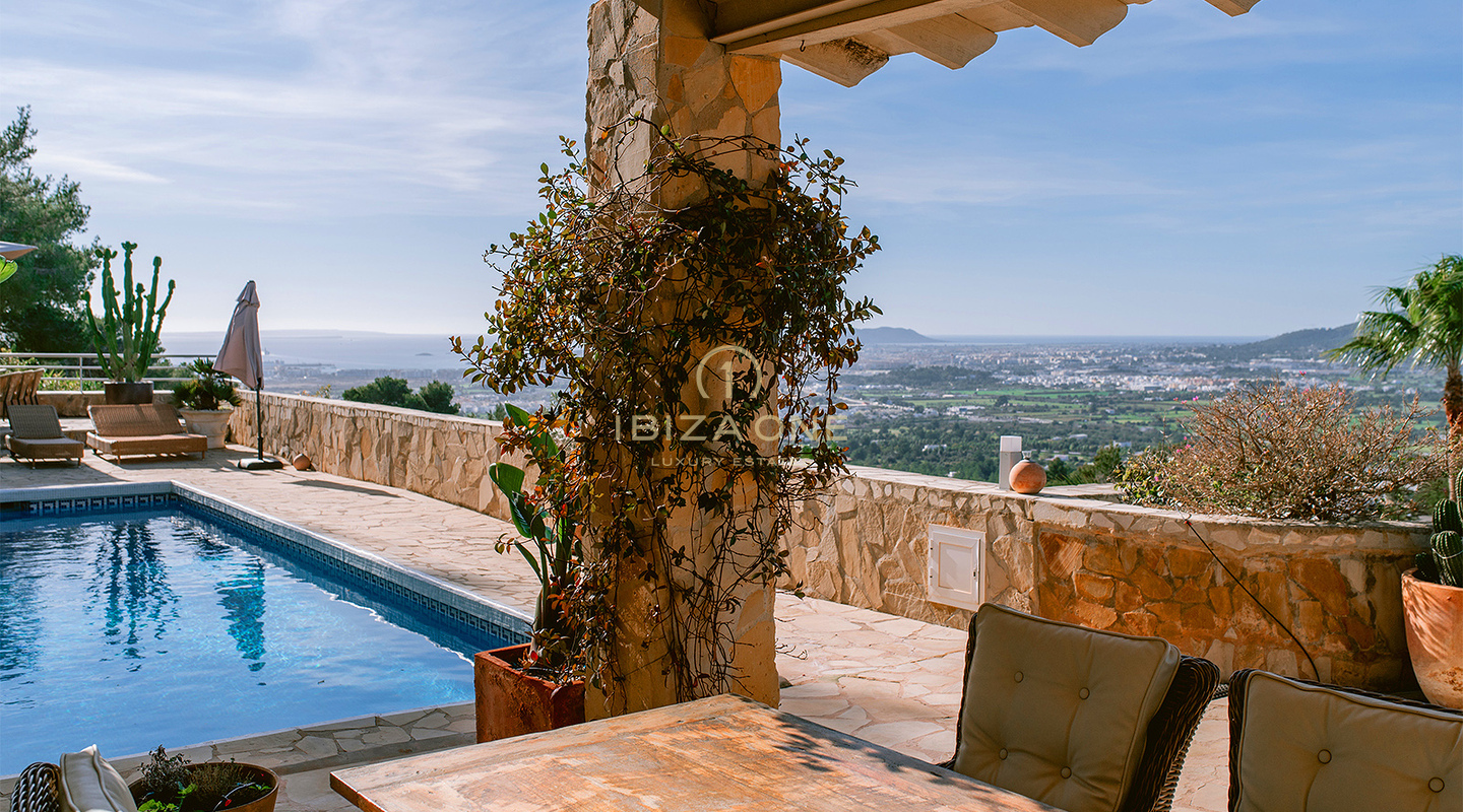 Spaziosa ed elegante villa di lusso con vista panoramica a Can Furnet in vendita, Ibiza