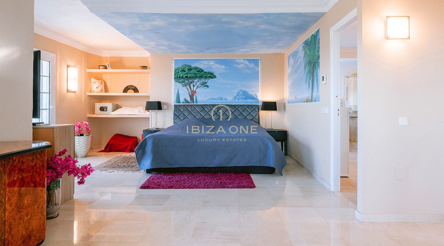 Spacieuse et élégante villa de luxe avec vue panoramique à vendre à Can Furnet, Ibiza