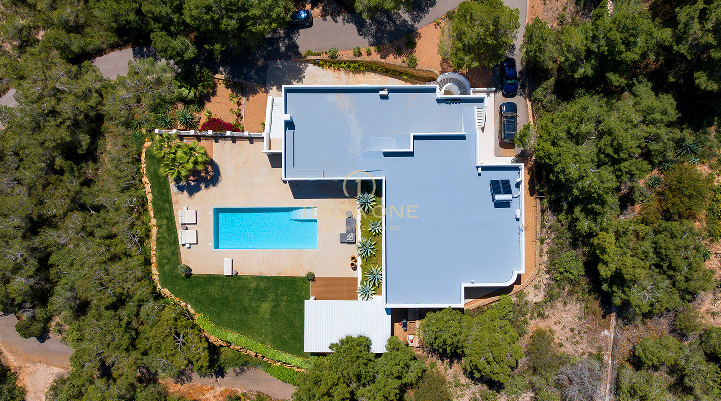 Prachtige moderne luxe villa met uitzonderlijk uitzicht op de bergen en de zee - te koop in Sant Josep, Ibiza