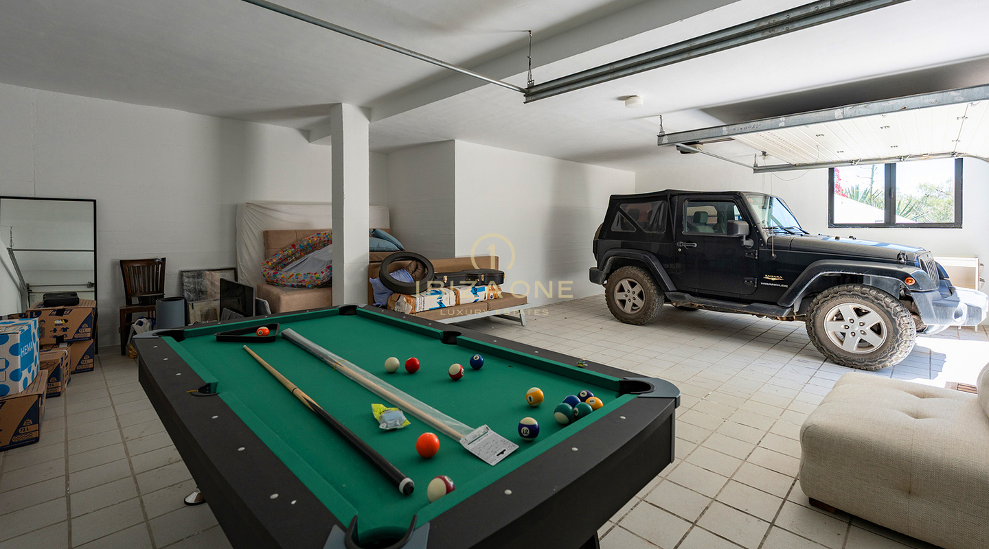 Prachtige moderne luxe villa met uitzonderlijk uitzicht op de bergen en de zee - te koop in Sant Josep, Ibiza
