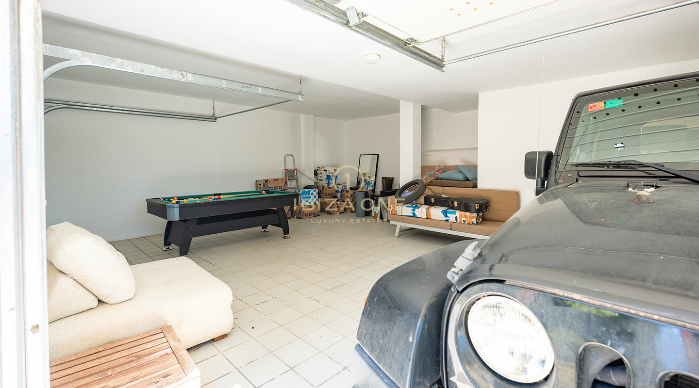 Magnifique villa moderne de luxe avec vue exceptionnelle sur la montagne et la mer – À vendre à Sant Josep, Ibiza