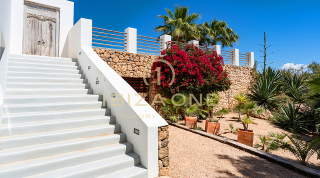Splendida villa moderna di lusso con vista eccezionale sulle montagne e sul mare - In vendita a Sant Josep, Ibiza
