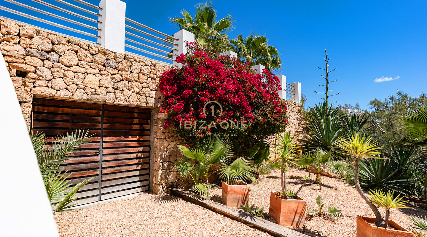 Splendida villa moderna di lusso con vista eccezionale sulle montagne e sul mare - In vendita a Sant Josep, Ibiza