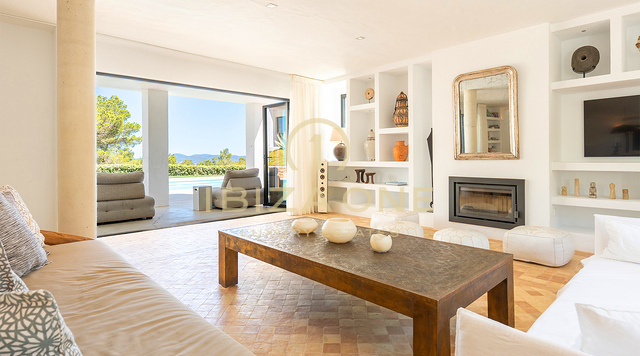 Preciosa villa moderna de lujo con excepcionales vistas a la montaña y al mar – En venta en Sant Josep, Ibiza