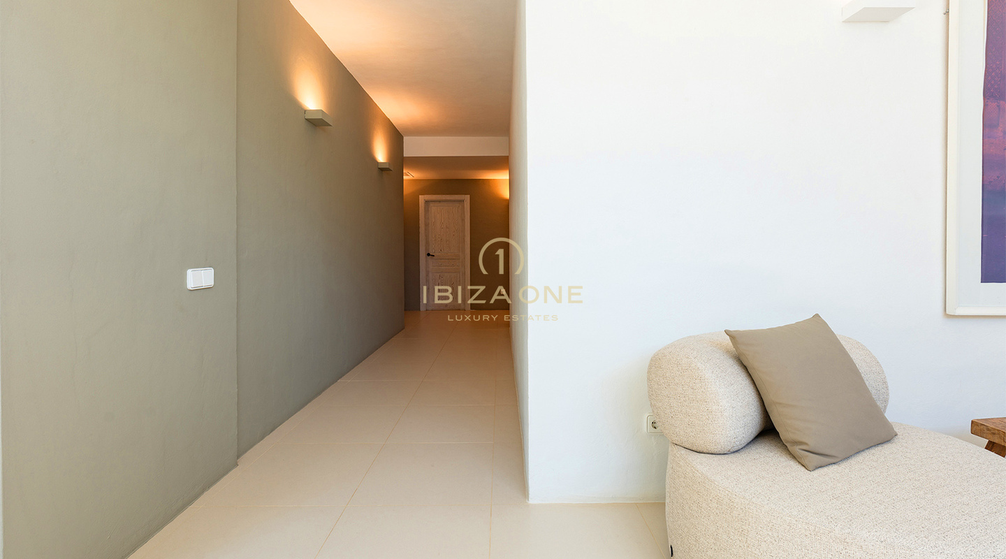 Prachtige moderne luxe villa met uitzonderlijk uitzicht op de bergen en de zee - te koop in Sant Josep, Ibiza