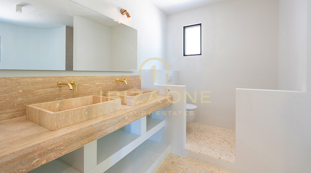 Wunderschöne, moderne Luxusvilla mit atemberaubendem Berg- und Meerblick – zu verkaufen in Sant Josep, Ibiza
