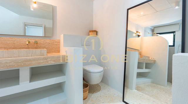 Prachtige moderne luxe villa met uitzonderlijk uitzicht op de bergen en de zee - te koop in Sant Josep, Ibiza