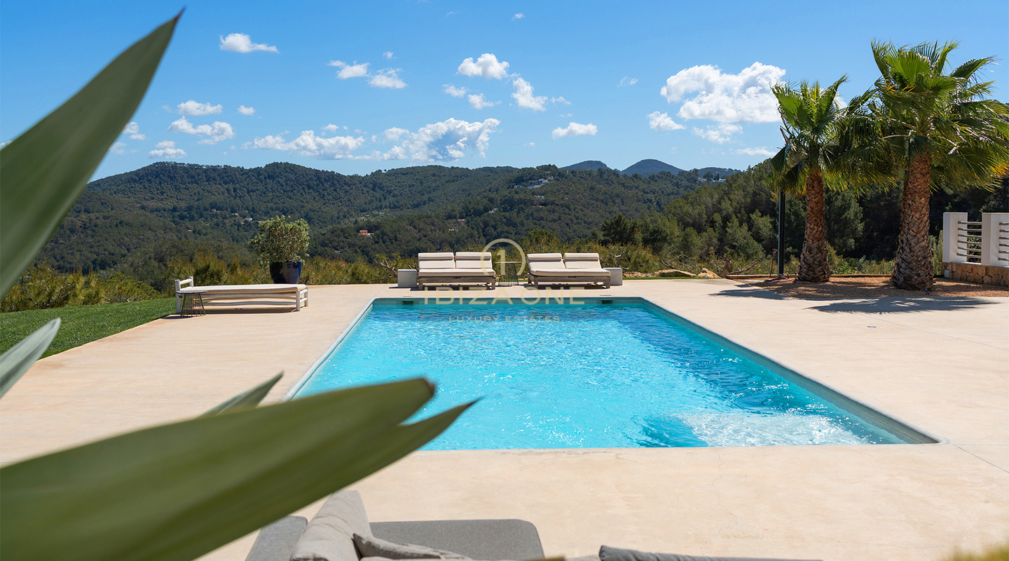 Prachtige moderne luxe villa met uitzonderlijk uitzicht op de bergen en de zee - te koop in Sant Josep, Ibiza