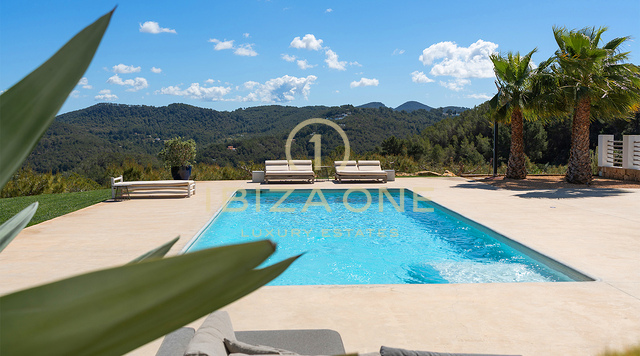 Splendida villa moderna di lusso con vista eccezionale sulle montagne e sul mare - In vendita a Sant Josep, Ibiza