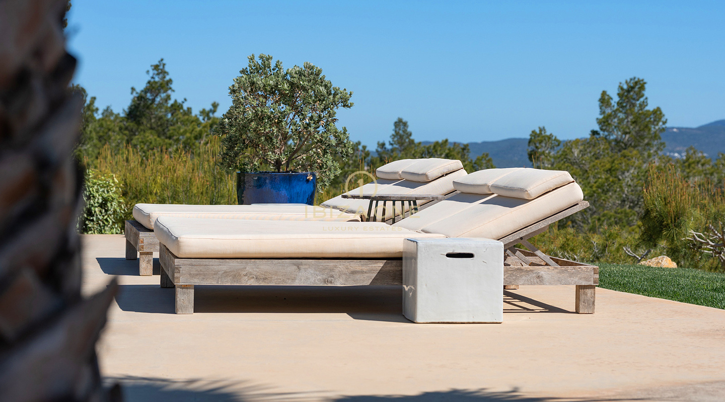 Prachtige moderne luxe villa met uitzonderlijk uitzicht op de bergen en de zee - te koop in Sant Josep, Ibiza
