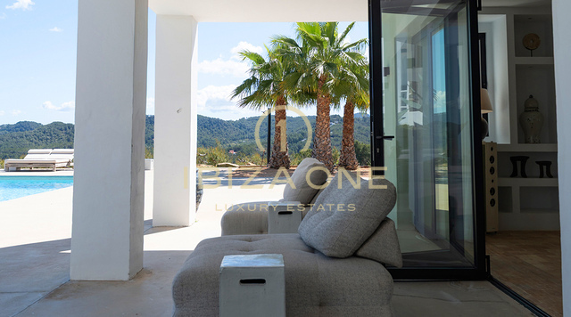 Splendida villa moderna di lusso con vista eccezionale sulle montagne e sul mare - In vendita a Sant Josep, Ibiza