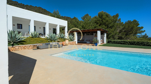 Splendida villa moderna di lusso con vista eccezionale sulle montagne e sul mare - In vendita a Sant Josep, Ibiza