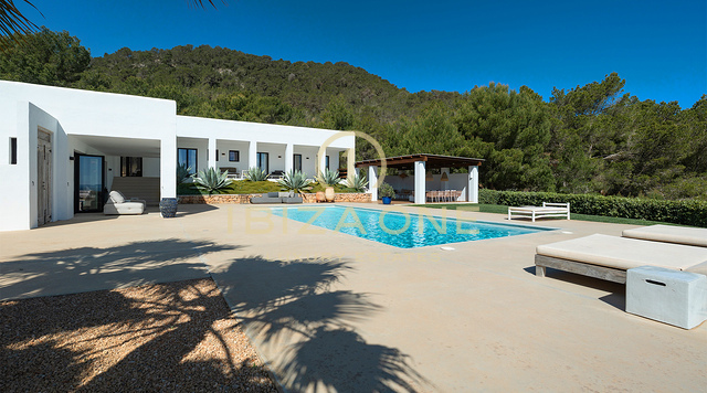 Splendida villa moderna di lusso con vista eccezionale sulle montagne e sul mare - In vendita a Sant Josep, Ibiza