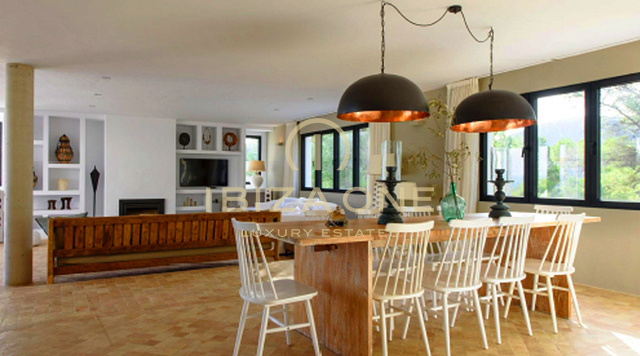 Wunderschöne, moderne Luxusvilla mit atemberaubendem Berg- und Meerblick – zu verkaufen in Sant Josep, Ibiza