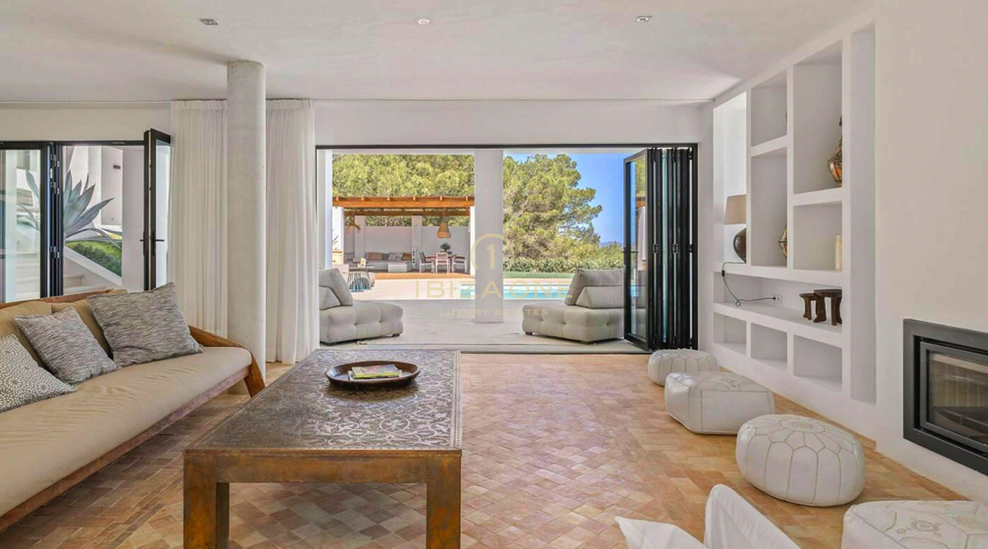 Magnifique villa moderne de luxe avec vue exceptionnelle sur la montagne et la mer – À vendre à Sant Josep, Ibiza