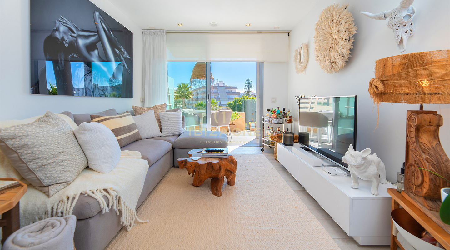 Elegante appartamento di lusso in vendita a Ibiza, situato nel prestigioso complesso WHITE ANGEL e vicino alla zona più esclusiva di Marina Botafoch. Elegante appartamento di lusso in affitto a Ibiza, situato nel prestigioso complesso WHITE ANGEL e vicino alla zona più esclusiva di Marina Botafoch.