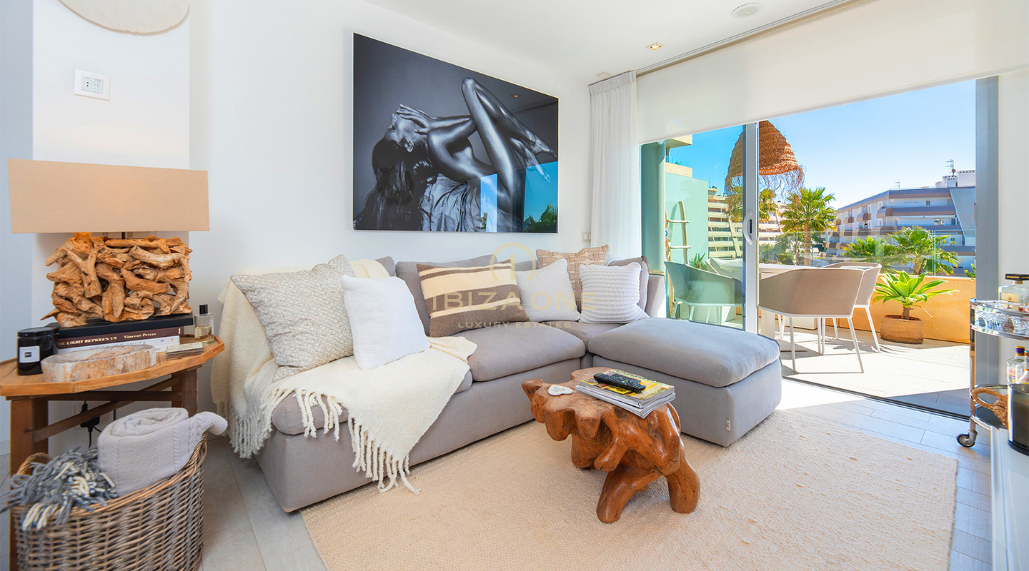 Apartamento de lujo elegante en el prestigioso complejo WHITE ANGEL, cerca de la privilegiada ubicación de Marina Botafoch, en venta en Ibiza. Apartamento de lujo elegante en el prestigioso complejo WHITE ANGEL, cerca de la privilegiada ubicación de Marina Botafoch, en alquiler en Ibiza.