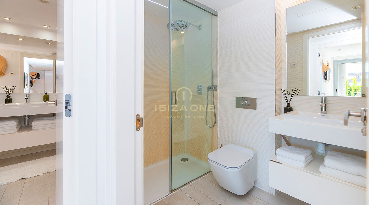 Stilvolle Luxuswohnung im renommierten Komplex WHITE ANGEL in bester Lage an der Marina Botafoch zu verkaufen – Stilvolle Luxuswohnung im renommierten Komplex WHITE ANGEL in bester Lage an der Marina Botafoch zu vermieten – Ibiza