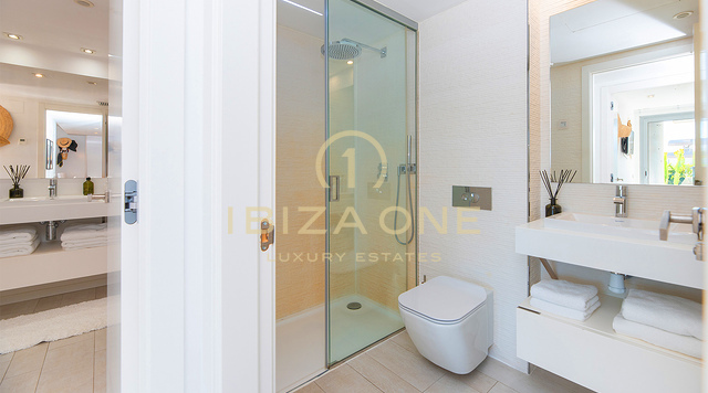 Stylish luxury apartment in the prestigious WHITE ANGEL complex and close to the prime Marina Botafoch location for sale, Ibiza - Stylish luxury apartment in the prestigious WHITE ANGEL complex and close to the prime Marina Botafoch location for rent, Ibiza