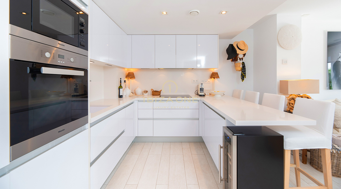 Stylish luxury apartment in the prestigious WHITE ANGEL complex and close to the prime Marina Botafoch location for sale, Ibiza - Stylish luxury apartment in the prestigious WHITE ANGEL complex and close to the prime Marina Botafoch location for rent, Ibiza