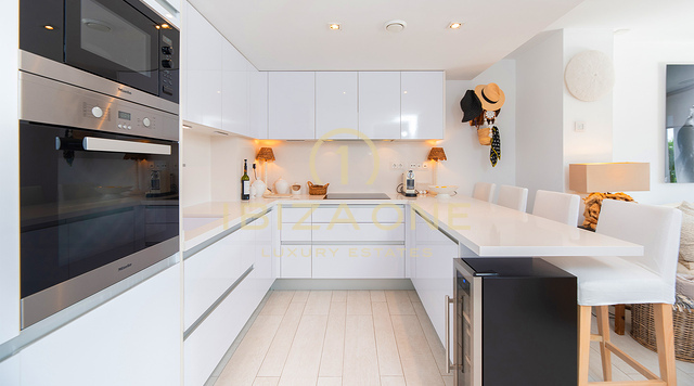 Stylish luxury apartment in the prestigious WHITE ANGEL complex and close to the prime Marina Botafoch location for sale, Ibiza - Stylish luxury apartment in the prestigious WHITE ANGEL complex and close to the prime Marina Botafoch location for rent, Ibiza