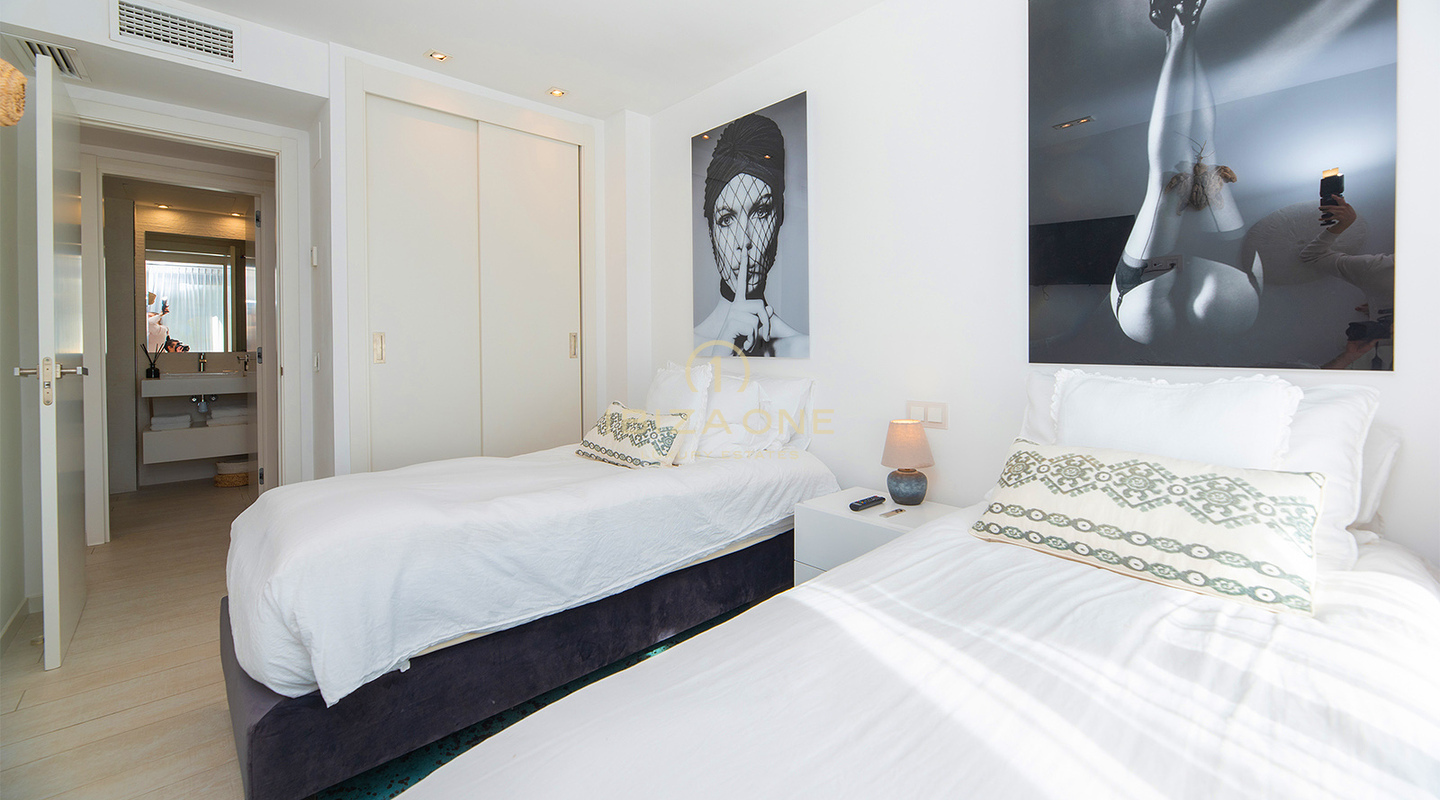 Apartamento de lujo elegante en el prestigioso complejo WHITE ANGEL, cerca de la privilegiada ubicación de Marina Botafoch, en venta en Ibiza. Apartamento de lujo elegante en el prestigioso complejo WHITE ANGEL, cerca de la privilegiada ubicación de Marina Botafoch, en alquiler en Ibiza.