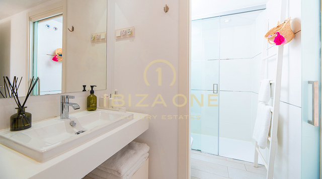 Stylish luxury apartment in the prestigious WHITE ANGEL complex and close to the prime Marina Botafoch location for sale, Ibiza - Stylish luxury apartment in the prestigious WHITE ANGEL complex and close to the prime Marina Botafoch location for rent, Ibiza