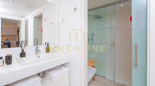 Stylish luxury apartment in the prestigious WHITE ANGEL complex and close to the prime Marina Botafoch location for sale, Ibiza - Stylish luxury apartment in the prestigious WHITE ANGEL complex and close to the prime Marina Botafoch location for rent, Ibiza