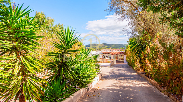Autentica finca di lusso con appartamenti per gli ospiti e piscina in vendita, Ibiza