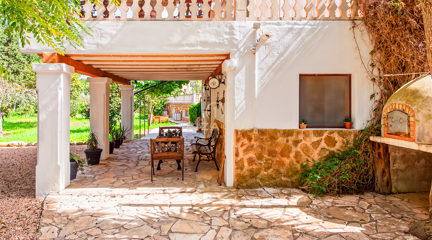 Authentische Luxusfinca mit Gästeapartments und Pool zu verkaufen, Ibiza