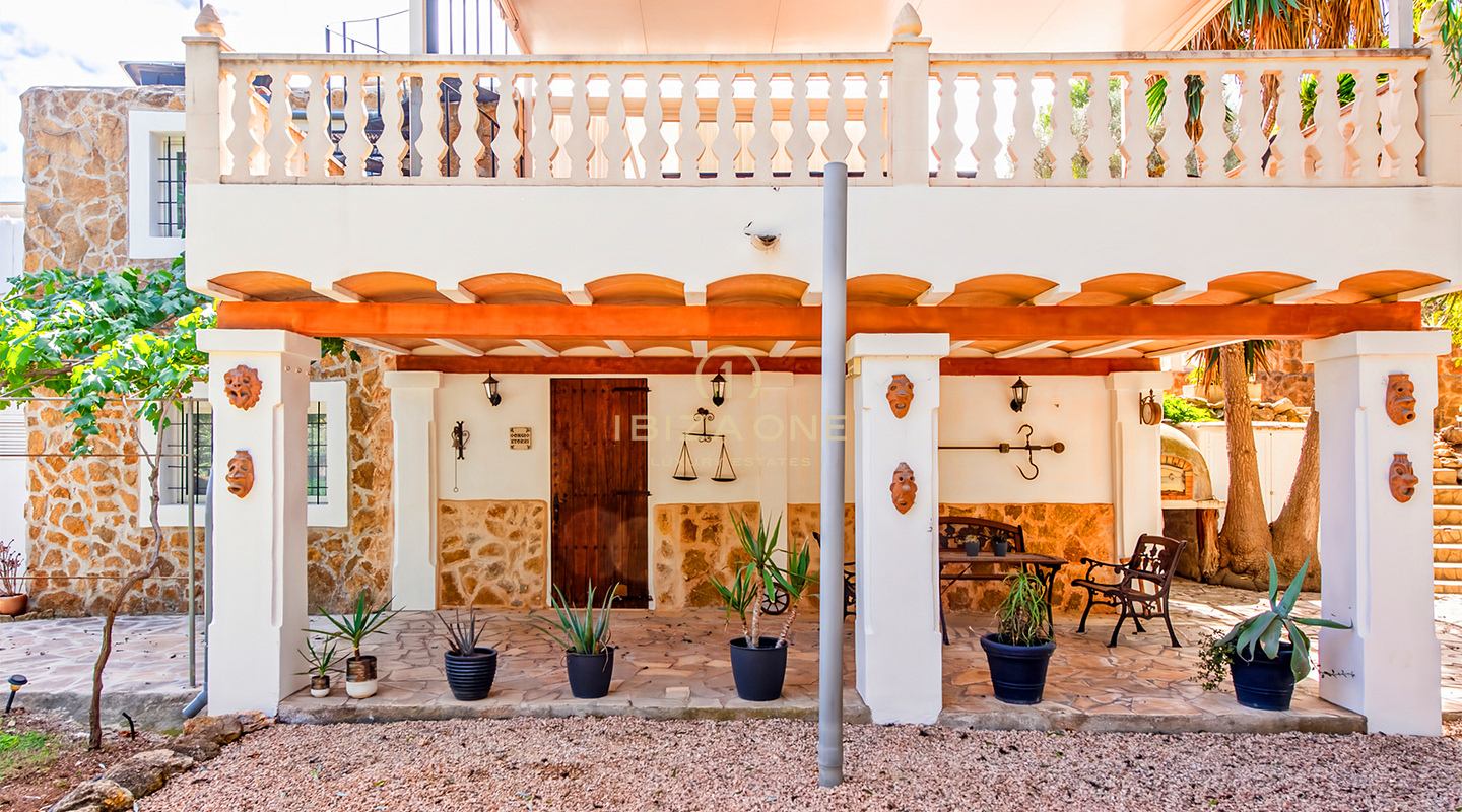 Authentische Luxusfinca mit Gästeapartments und Pool zu verkaufen, Ibiza