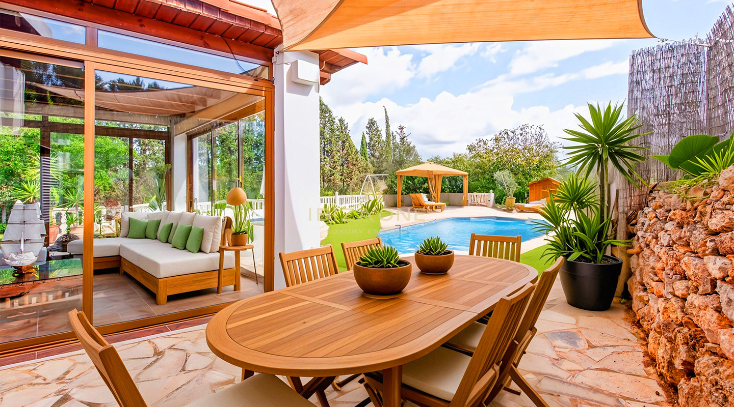 Authentische Luxusfinca mit Gästeapartments und Pool zu verkaufen, Ibiza