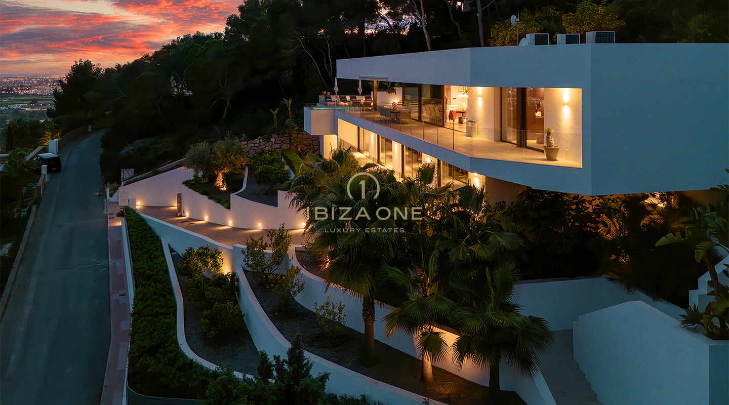 Exklusive Luxus-Designervilla in Can Furnet mit atemberaubender Aussicht zu verkaufen, Ibiza