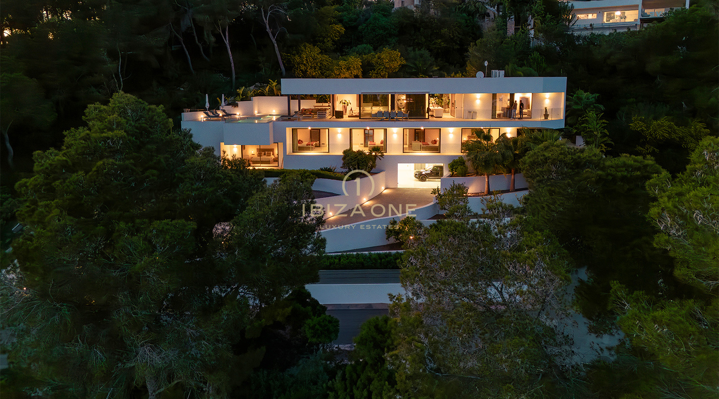 Exklusive Luxus-Designervilla in Can Furnet mit atemberaubender Aussicht zu verkaufen, Ibiza