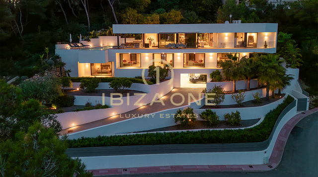 Exclusieve luxe designvilla in Can Furnet met adembenemend uitzicht te koop, Ibiza