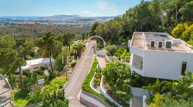 Exklusive Luxus-Designervilla in Can Furnet mit atemberaubender Aussicht zu verkaufen, Ibiza