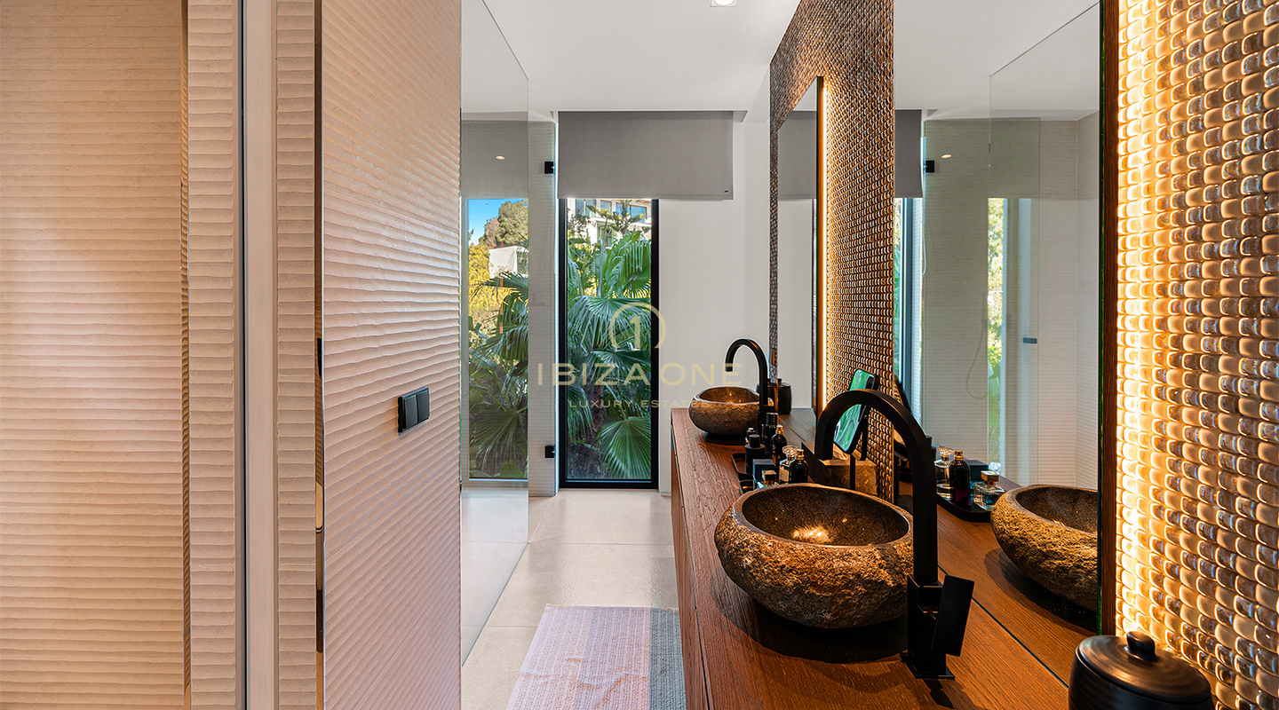 Exclusieve luxe designvilla in Can Furnet met adembenemend uitzicht te koop, Ibiza